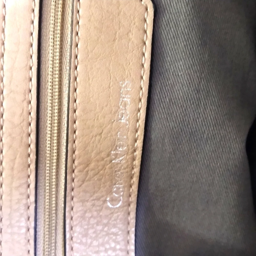 Authentic Calvin Klein bag - FIXED PRICE - Picture 5 of 16